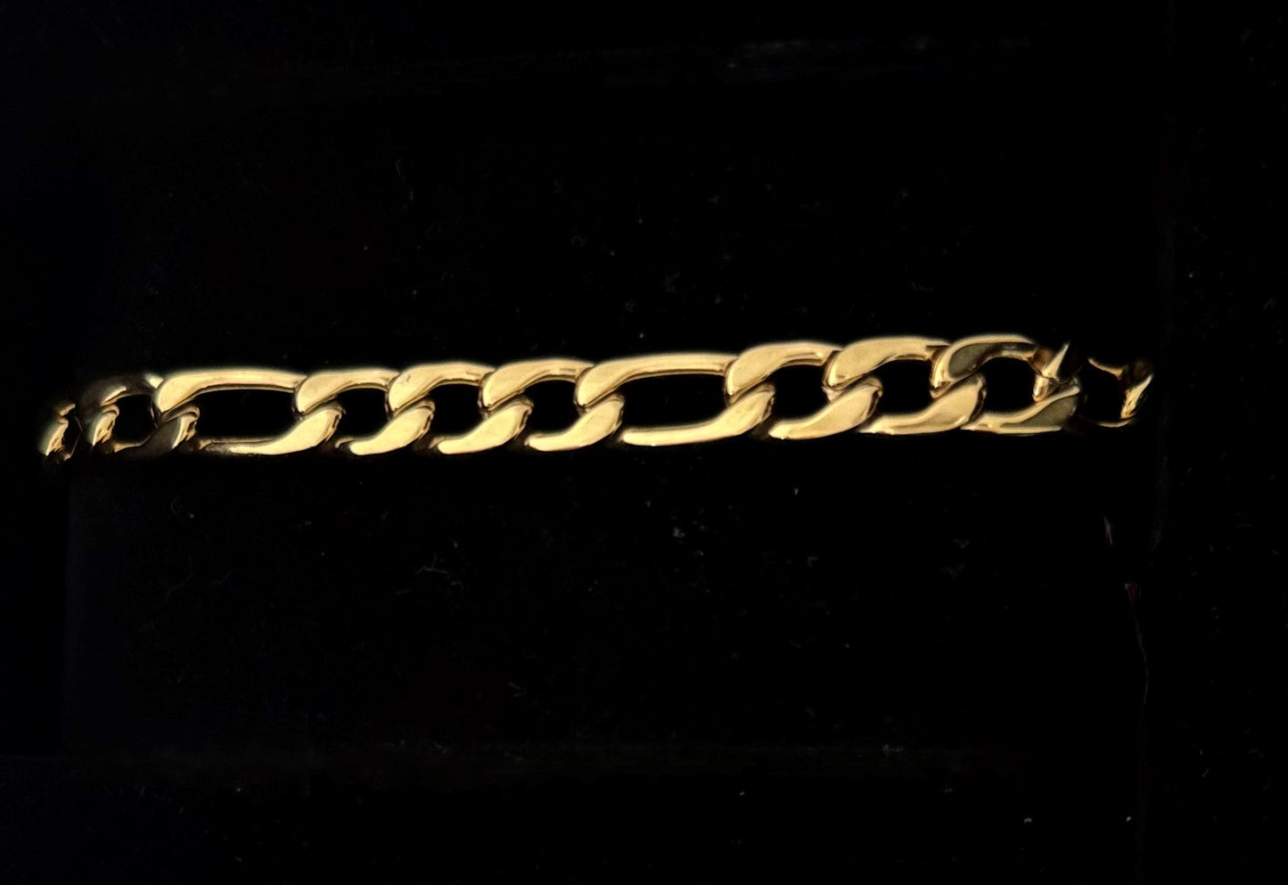 Stainless Gold Bracelet. 1 and 3 links. Medium