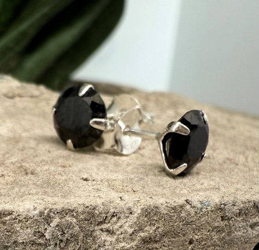 Sterling Silver 925 , black stone round stud earrings
