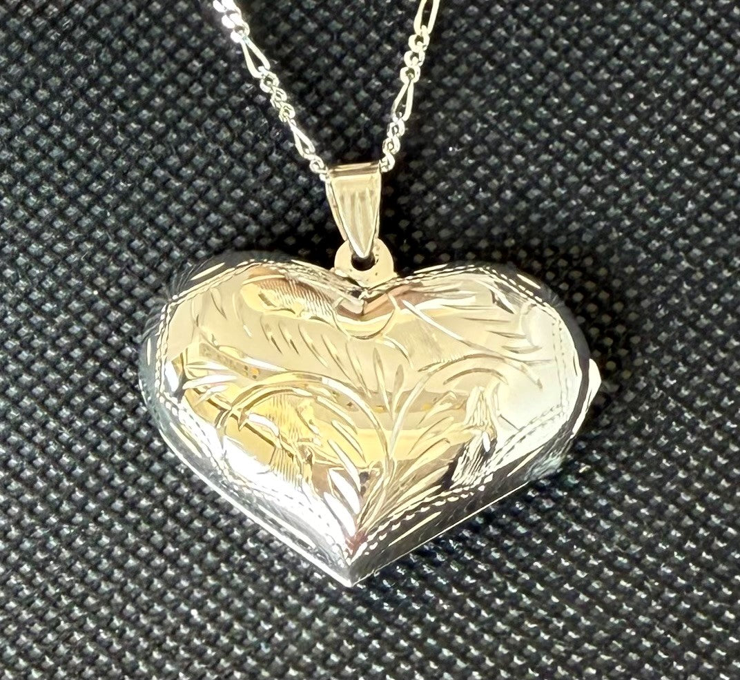 Sterling silver 925 heart shaped locket with pattern. Large size