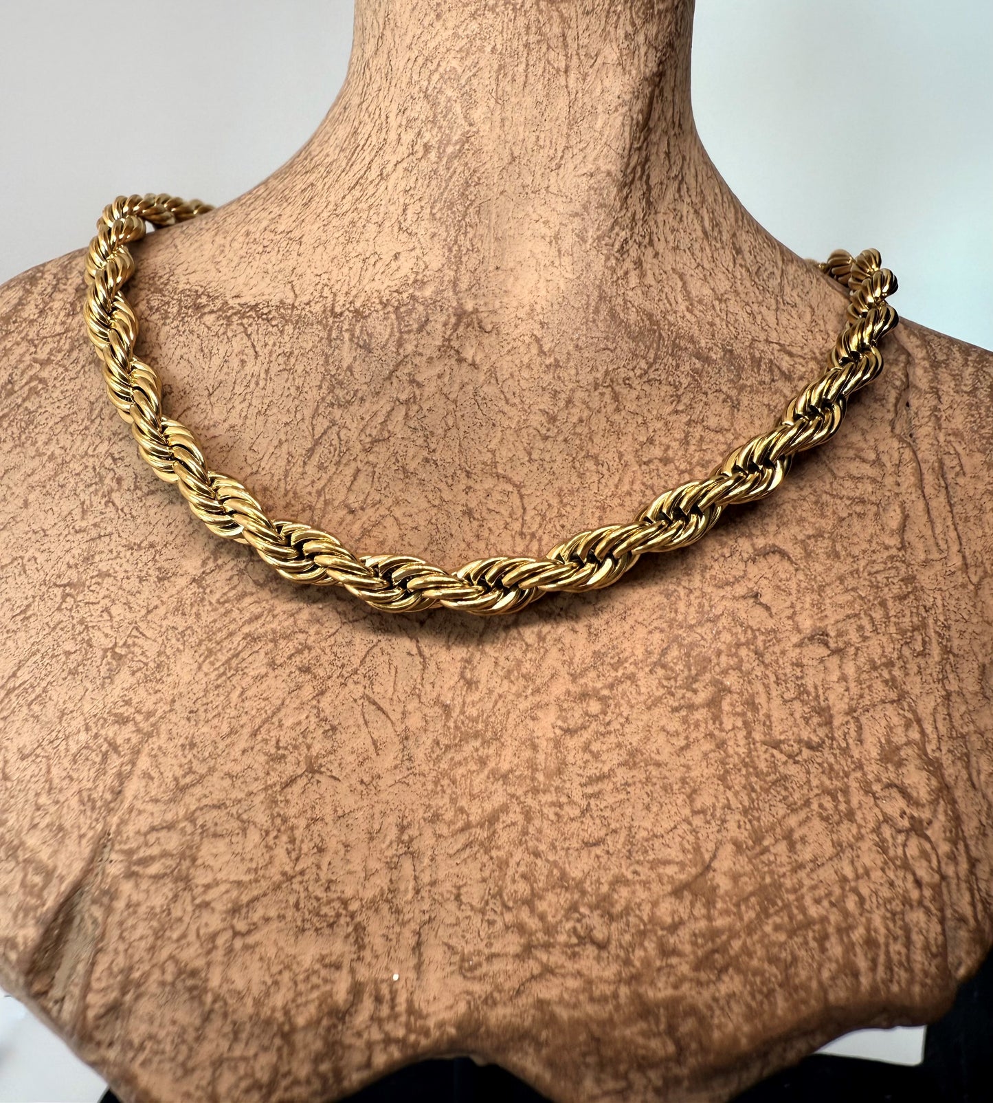 Twisted Gold staineless steel chain. Large